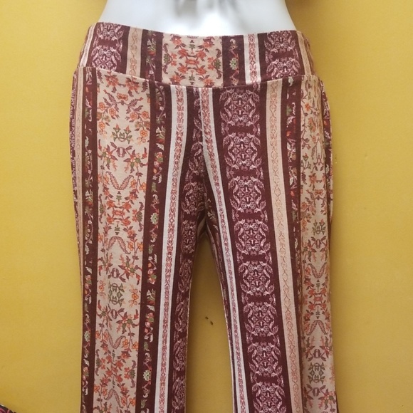 So cool and cute flare leg pants - Picture 4 of 8